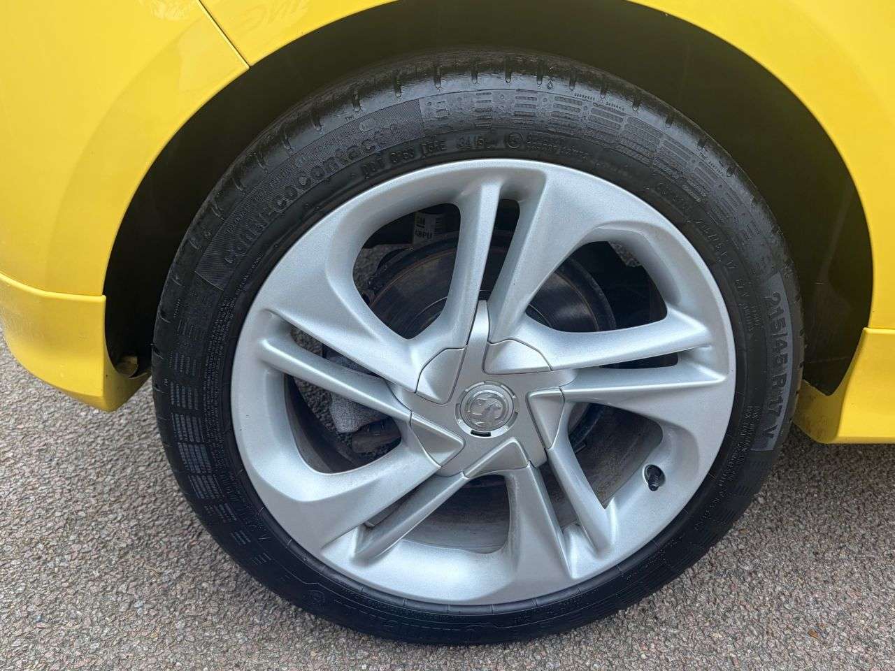 A 2015 VAUXHALL CORSA 1.0i Turbo ecoFLEX SRi VX Line Hatchback 3dr Petrol Manual Euro 6 (s/s) (11 A 2015 VAUXHALL CORSA 1.0i Turbo ecoFLEX SRi VX Line Hatchback 3dr Petrol Manual Euro 6 (s/s) (11