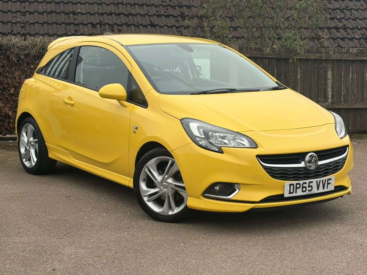 A 2015 VAUXHALL CORSA 1.0i Turbo ecoFLEX SRi VX Line Hatchback 3dr Petrol Manual Euro 6 (s/s) (11 A 2015 VAUXHALL CORSA 1.0i Turbo ecoFLEX SRi VX Line Hatchback 3dr Petrol Manual Euro 6 (s/s) (11
