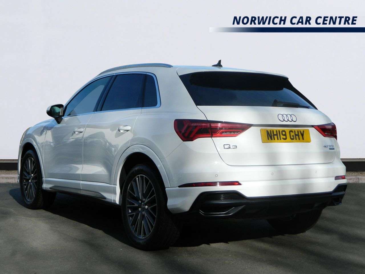 A 2019 AUDI Q3 2.0 TFSI 40 S line SUV 5dr Petrol S Tronic quattro Euro 6 (s/s) (190 ps) RO A 2019 AUDI Q3 2.0 TFSI 40 S line SUV 5dr Petrol S Tronic quattro Euro 6 (s/s) (190 ps) RO