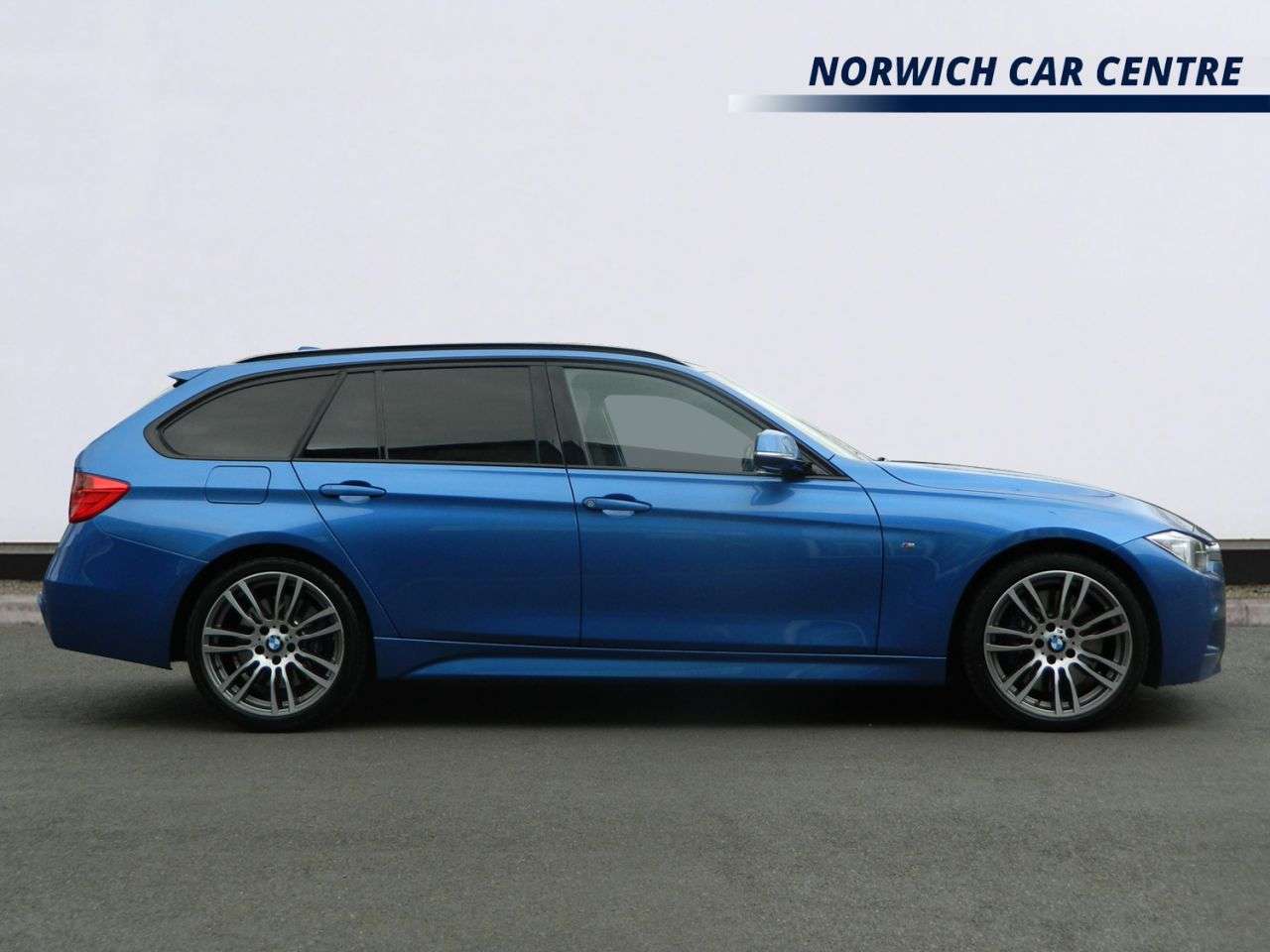 A 2014 BMW 3 SERIES 3.0 335d M Sport Touring 5dr Diesel Auto xDrive Euro 6 (s/s) (313 ps) M AER A 2014 BMW 3 SERIES 3.0 335d M Sport Touring 5dr Diesel Auto xDrive Euro 6 (s/s) (313 ps) M AER
