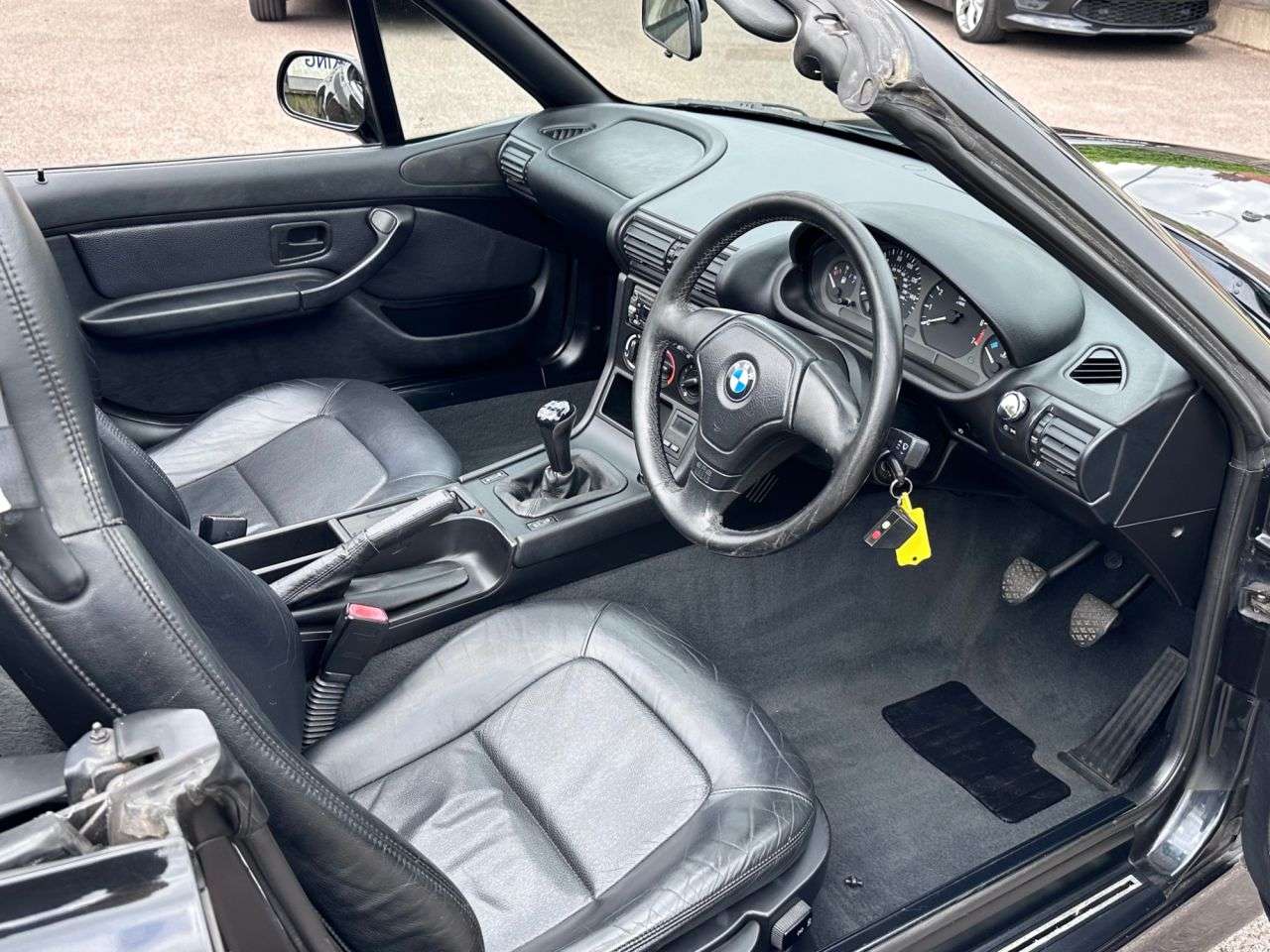 A 1997 BMW Z3 1.9i Convertible 2dr Petrol Manual (187 g/km, 140 bhp) A 1997 BMW Z3 1.9i Convertible 2dr Petrol Manual (187 g/km, 140 bhp)