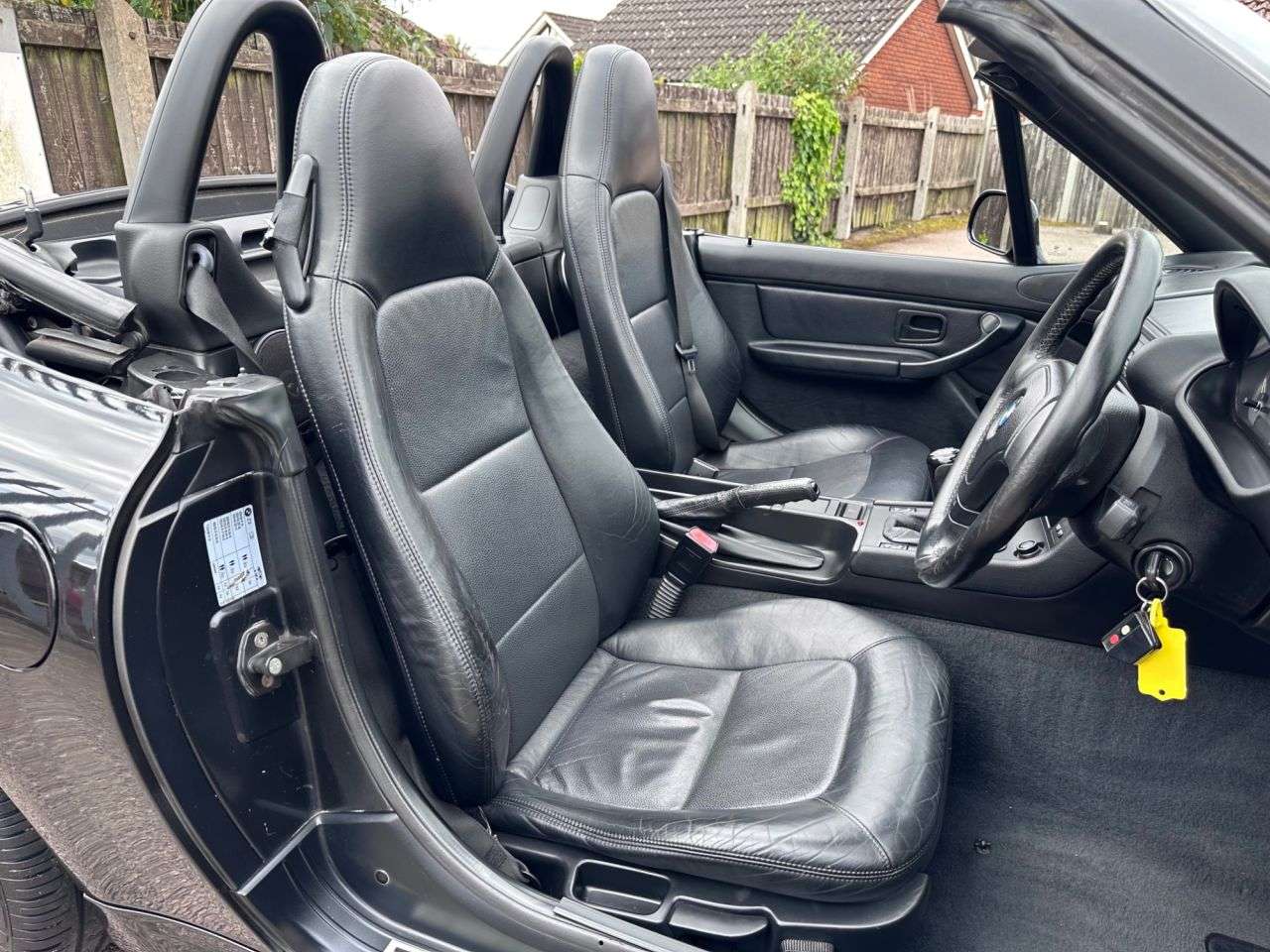 A 1997 BMW Z3 1.9i Convertible 2dr Petrol Manual (187 g/km, 140 bhp) A 1997 BMW Z3 1.9i Convertible 2dr Petrol Manual (187 g/km, 140 bhp)