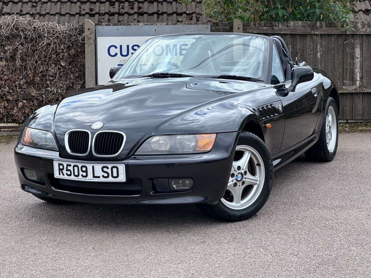 A 1997 BMW Z3 1.9i Convertible 2dr Petrol Manual (187 g/km, 140 bhp) A 1997 BMW Z3 1.9i Convertible 2dr Petrol Manual (187 g/km, 140 bhp)