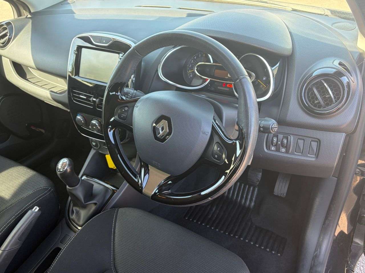 2013 RENAULT CLIO 2013 RENAULT CLIO