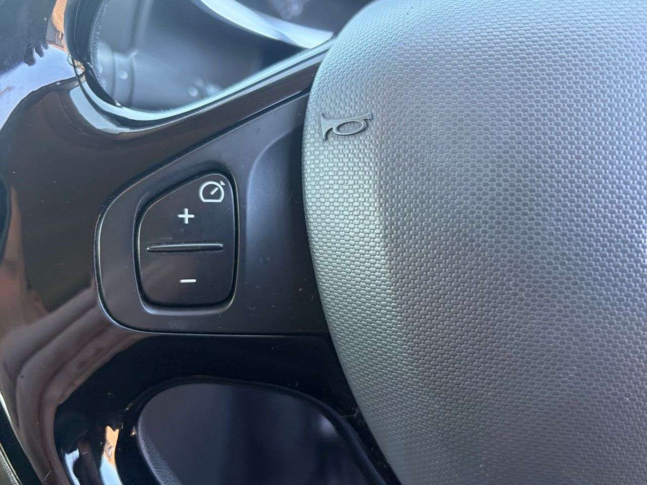 2013 RENAULT CLIO 2013 RENAULT CLIO