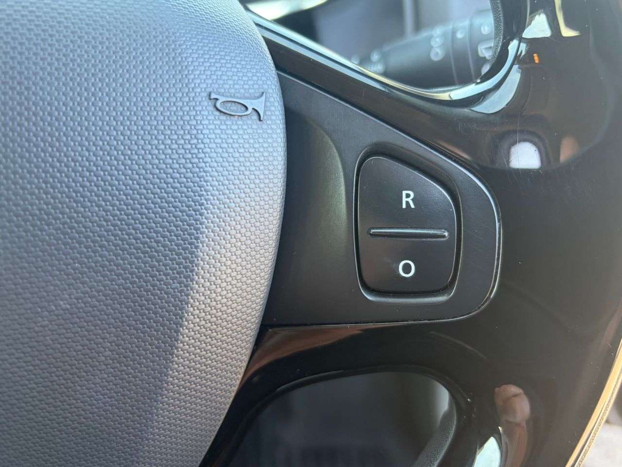 2013 RENAULT CLIO 2013 RENAULT CLIO