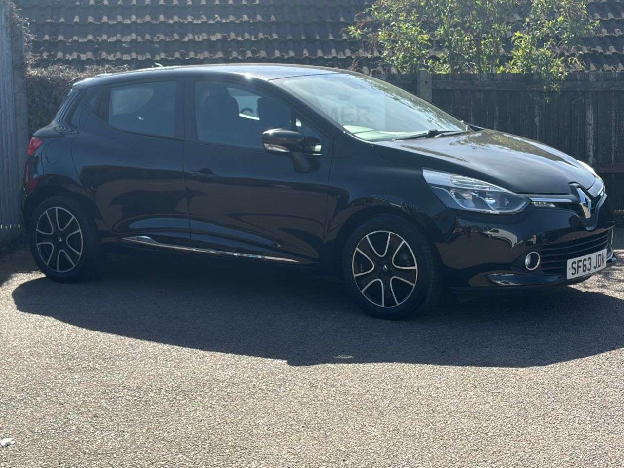 2013 RENAULT CLIO 2013 RENAULT CLIO