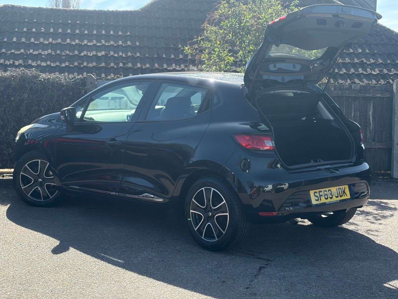 2013 RENAULT CLIO 2013 RENAULT CLIO