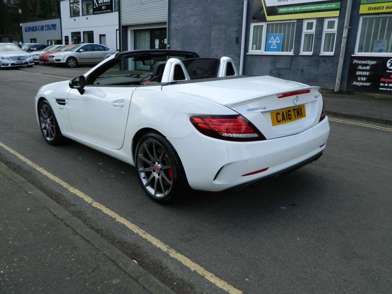 A 2016 MERCEDES-BENZ SLC 3.0 SLC43 V6 AMG Convertible 2dr Petrol G-Tronic Euro 6 (s/s) (367 ps) REVE A 2016 MERCEDES-BENZ SLC 3.0 SLC43 V6 AMG Convertible 2dr Petrol G-Tronic Euro 6 (s/s) (367 ps) REVE