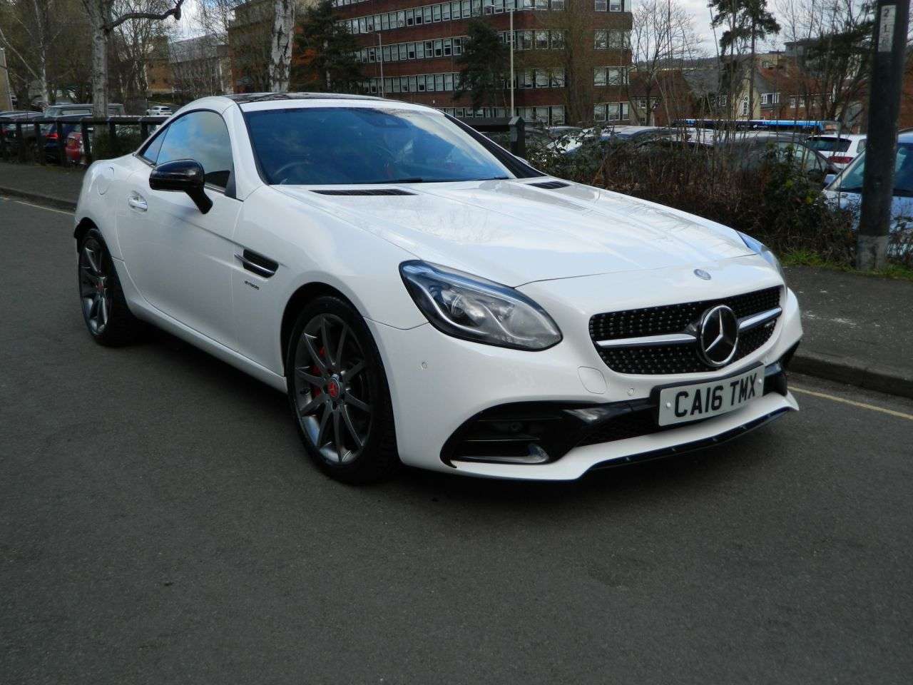 A 2016 MERCEDES-BENZ SLC 3.0 SLC43 V6 AMG Convertible 2dr Petrol G-Tronic Euro 6 (s/s) (367 ps) REVE A 2016 MERCEDES-BENZ SLC 3.0 SLC43 V6 AMG Convertible 2dr Petrol G-Tronic Euro 6 (s/s) (367 ps) REVE