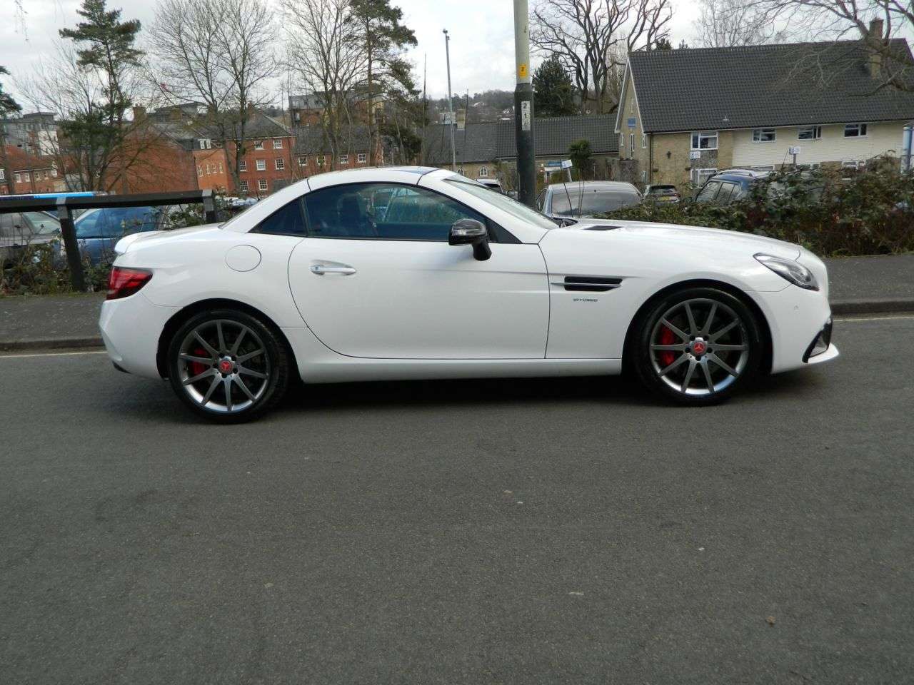 A 2016 MERCEDES-BENZ SLC 3.0 SLC43 V6 AMG Convertible 2dr Petrol G-Tronic Euro 6 (s/s) (367 ps) REVE A 2016 MERCEDES-BENZ SLC 3.0 SLC43 V6 AMG Convertible 2dr Petrol G-Tronic Euro 6 (s/s) (367 ps) REVE