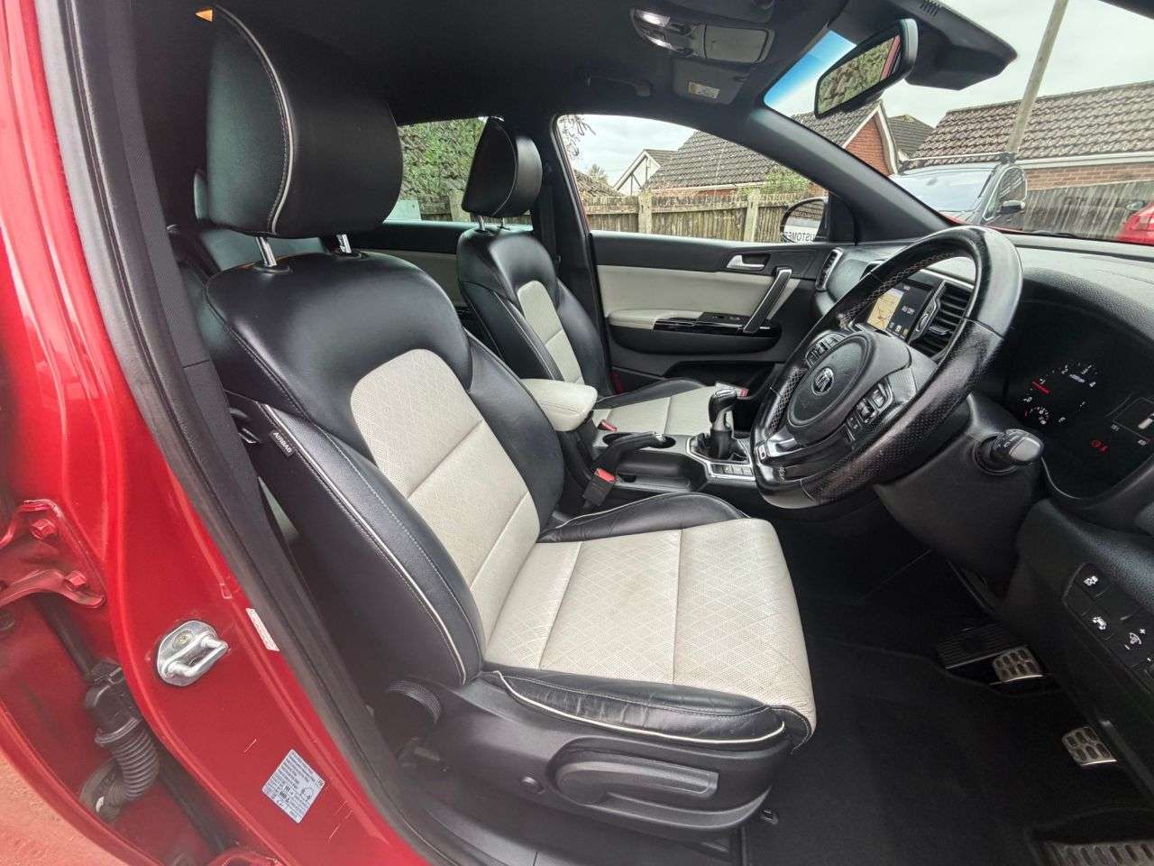 A 2017 KIA SPORTAGE 2.0 CRDi GT-Line SUV 5dr Diesel Manual AWD Euro 6 (134 bhp) A 2017 KIA SPORTAGE 2.0 CRDi GT-Line SUV 5dr Diesel Manual AWD Euro 6 (134 bhp)