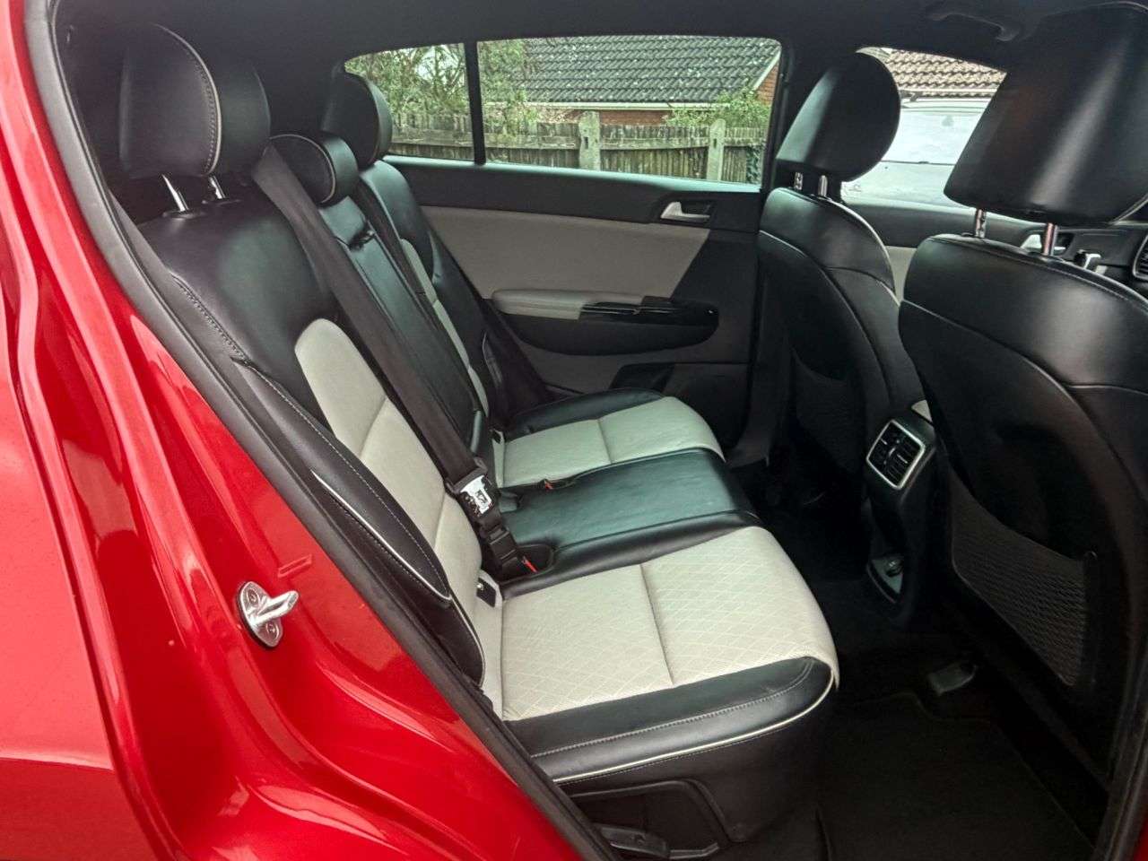 A 2017 KIA SPORTAGE 2.0 CRDi GT-Line SUV 5dr Diesel Manual AWD Euro 6 (134 bhp) A 2017 KIA SPORTAGE 2.0 CRDi GT-Line SUV 5dr Diesel Manual AWD Euro 6 (134 bhp)