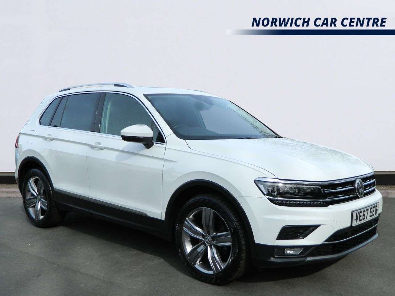 A 2017 VOLKSWAGEN TIGUAN 2.0 TDI SEL SUV 5dr Diesel DSG Euro 6 (s/s) (150 ps) PAN SUNROOF DAB SATNAV A 2017 VOLKSWAGEN TIGUAN 2.0 TDI SEL SUV 5dr Diesel DSG Euro 6 (s/s) (150 ps) PAN SUNROOF DAB SATNAV