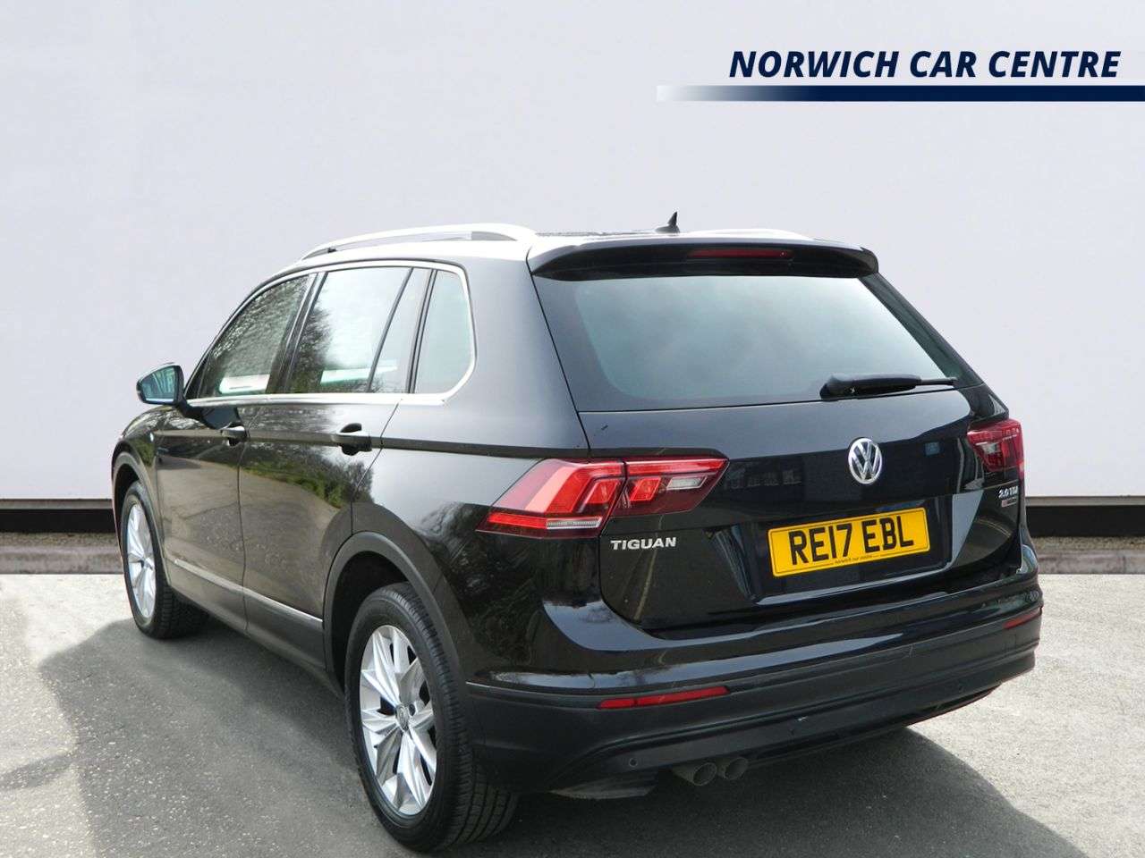 A 2017 VOLKSWAGEN TIGUAN 2.0 TDI BlueMotion Tech SE Navigation SUV 5dr Diesel DSG 4Motion Euro 6 (s/ A 2017 VOLKSWAGEN TIGUAN 2.0 TDI BlueMotion Tech SE Navigation SUV 5dr Diesel DSG 4Motion Euro 6 (s/