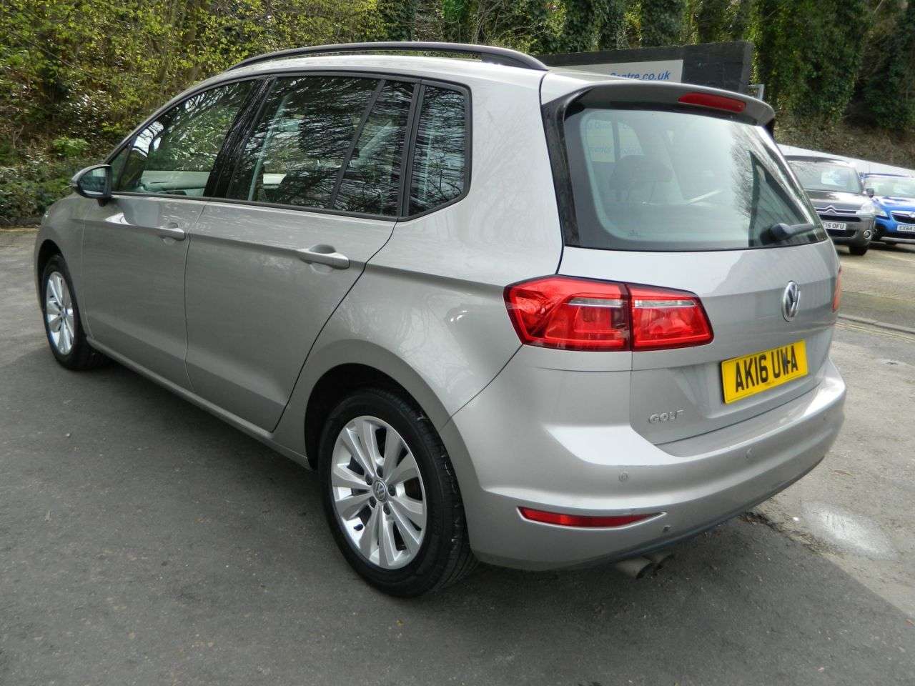 A 2016 VOLKSWAGEN GOLF SV 1.4 TSI BlueMotion Tech SE MPV 5dr Petrol DSG Euro 6 (s/s) (125 ps) DAB RAD A 2016 VOLKSWAGEN GOLF SV 1.4 TSI BlueMotion Tech SE MPV 5dr Petrol DSG Euro 6 (s/s) (125 ps) DAB RAD