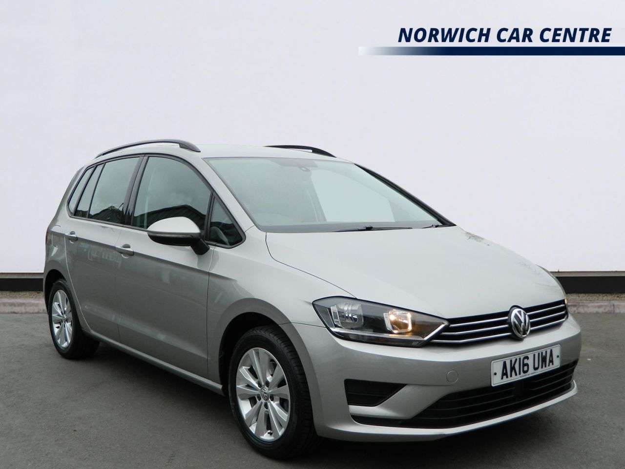A 2016 VOLKSWAGEN GOLF SV 1.4 TSI BlueMotion Tech SE MPV 5dr Petrol DSG Euro 6 (s/s) (125 ps) DAB RAD A 2016 VOLKSWAGEN GOLF SV 1.4 TSI BlueMotion Tech SE MPV 5dr Petrol DSG Euro 6 (s/s) (125 ps) DAB RAD