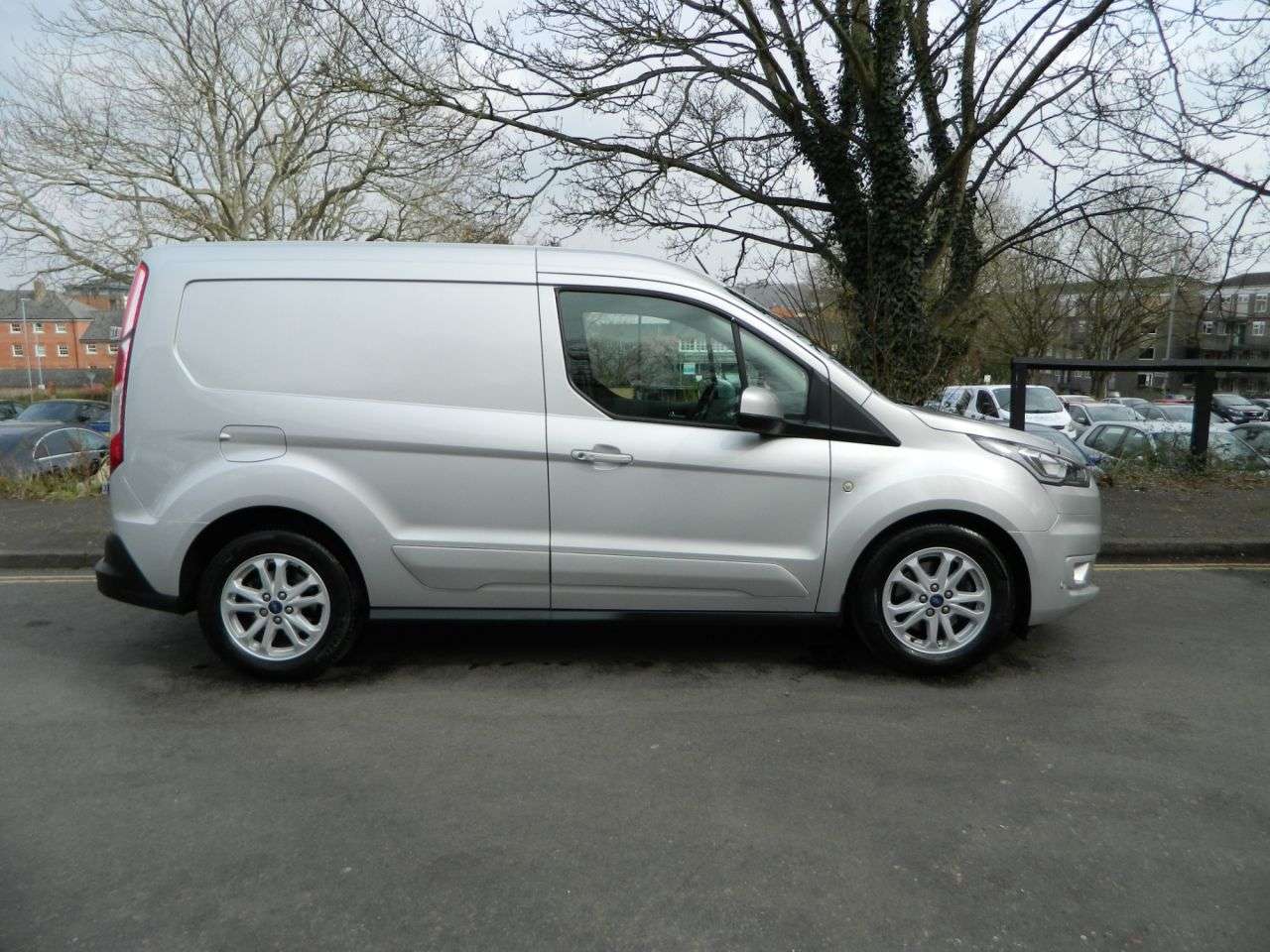 A 2019 FORD TRANSIT CONNECT 1.5 200 EcoBlue Limited Panel Van 5dr Diesel Auto L1 Euro 6 (s/s) (120 ps) A 2019 FORD TRANSIT CONNECT 1.5 200 EcoBlue Limited Panel Van 5dr Diesel Auto L1 Euro 6 (s/s) (120 ps)