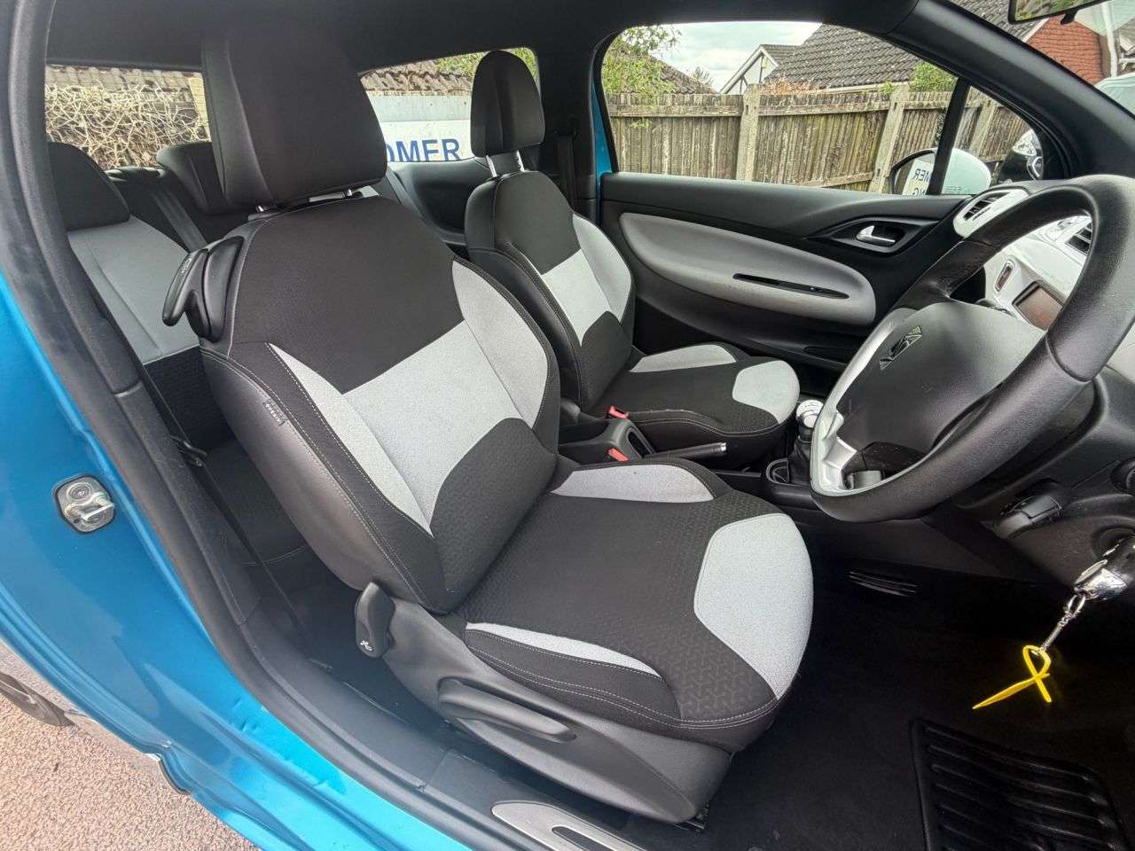 A 2014 CITROEN DS3 1.2 PureTech DSign Hatchback 3dr Petrol Manual Euro 5 (82 ps) A 2014 CITROEN DS3 1.2 PureTech DSign Hatchback 3dr Petrol Manual Euro 5 (82 ps)