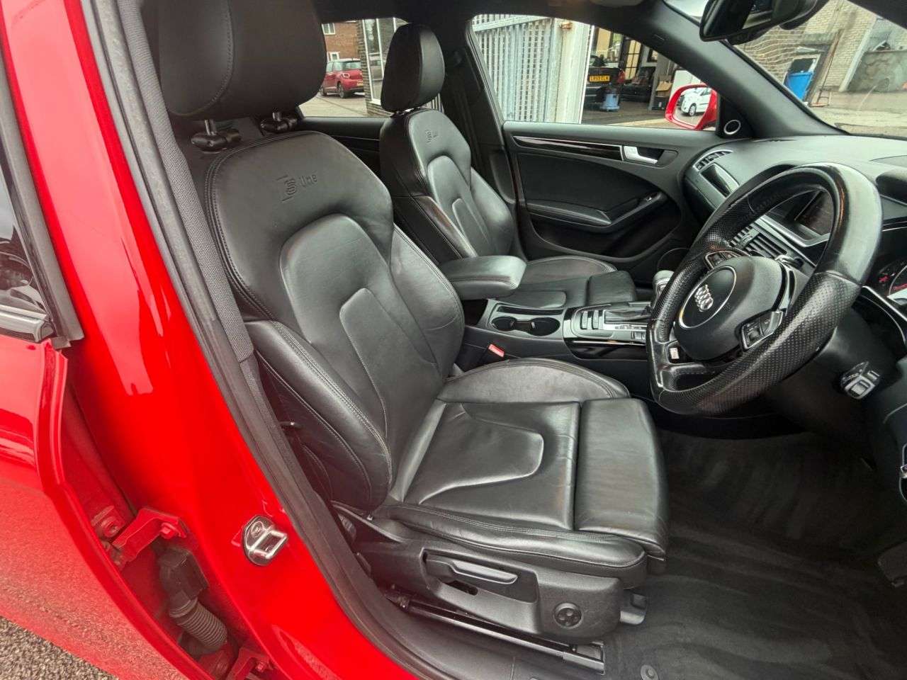 A 2014 AUDI A4 AVANT 2.0 TDI Black Edition Estate 5dr Diesel Multitronic Euro 5 (s/s) (177 ps) A 2014 AUDI A4 AVANT 2.0 TDI Black Edition Estate 5dr Diesel Multitronic Euro 5 (s/s) (177 ps)