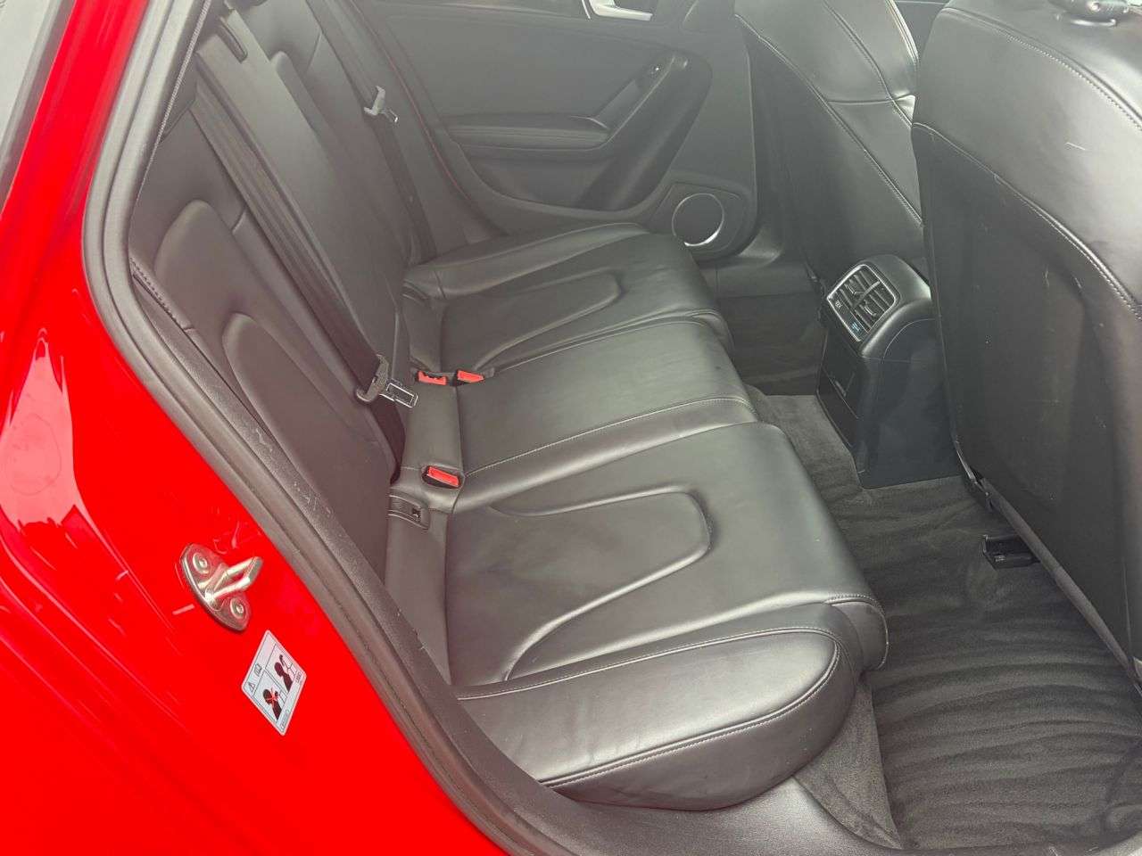 A 2014 AUDI A4 AVANT 2.0 TDI Black Edition Estate 5dr Diesel Multitronic Euro 5 (s/s) (177 ps) A 2014 AUDI A4 AVANT 2.0 TDI Black Edition Estate 5dr Diesel Multitronic Euro 5 (s/s) (177 ps)