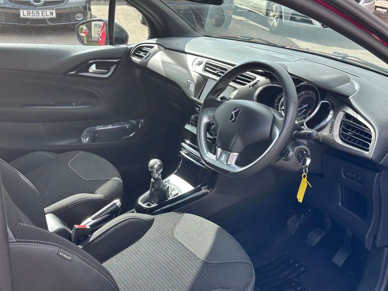 2017 DS AUTOMOBILES DS 3 2017 DS AUTOMOBILES DS 3