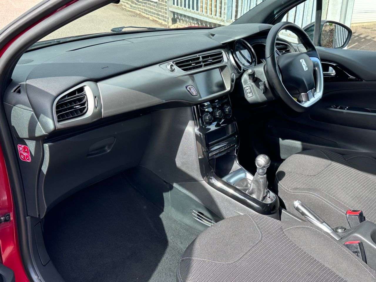 2017 DS AUTOMOBILES DS 3 2017 DS AUTOMOBILES DS 3