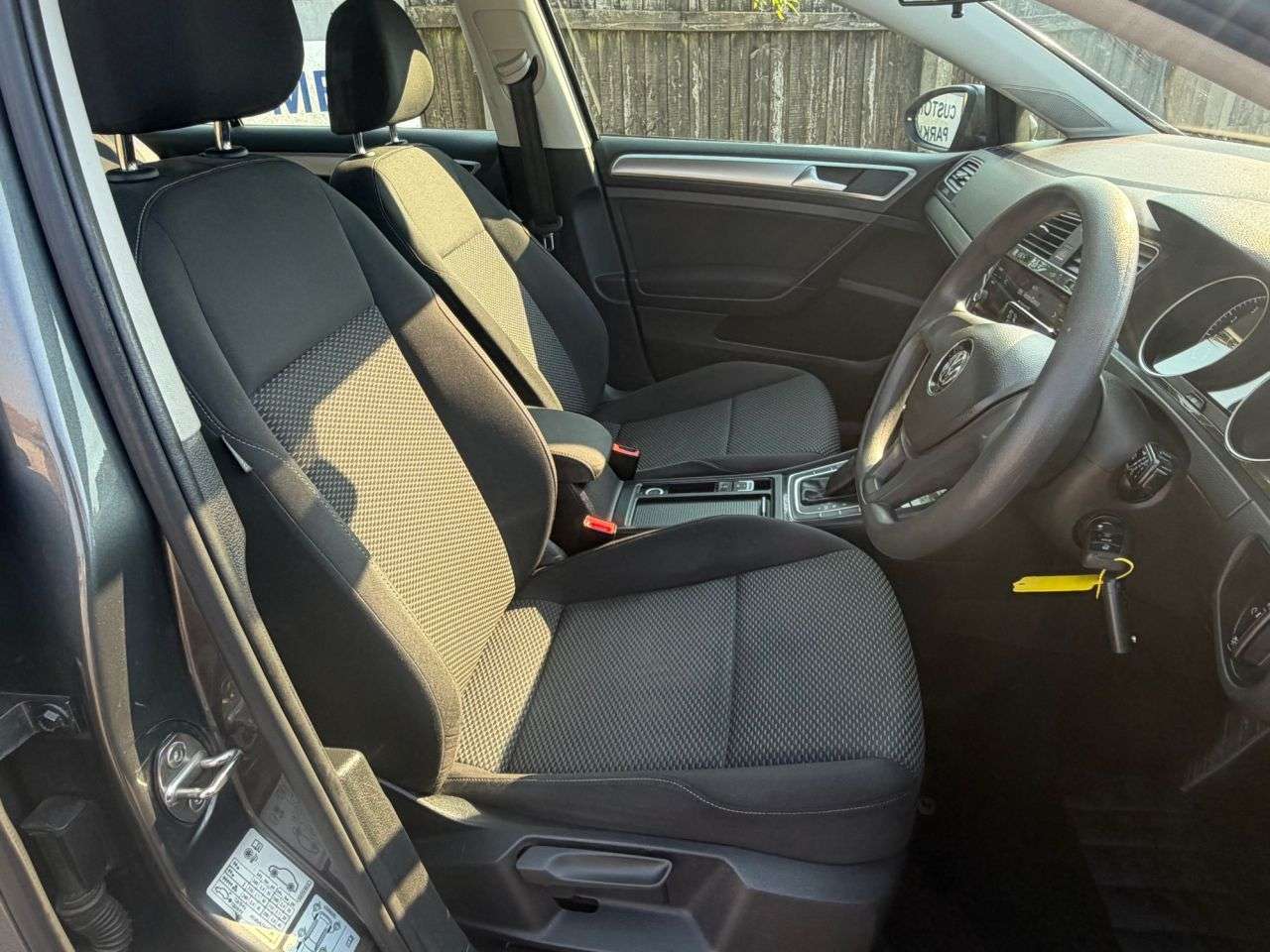 A 2018 VOLKSWAGEN GOLF 1.4 TSI S Hatchback 5dr Petrol Manual Euro 6 (s/s) (125 ps) A 2018 VOLKSWAGEN GOLF 1.4 TSI S Hatchback 5dr Petrol Manual Euro 6 (s/s) (125 ps)