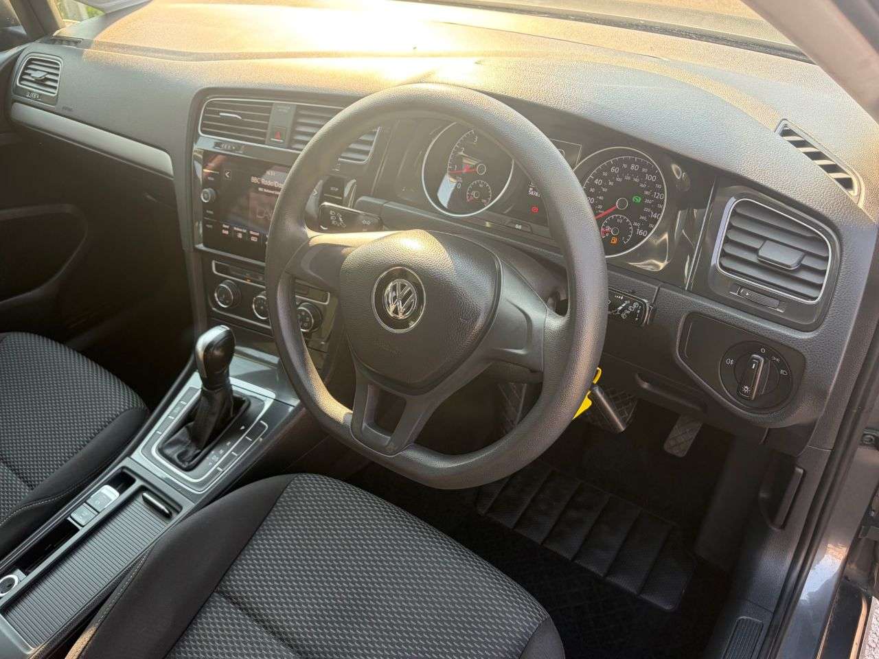 A 2018 VOLKSWAGEN GOLF 1.4 TSI S Hatchback 5dr Petrol Manual Euro 6 (s/s) (125 ps) A 2018 VOLKSWAGEN GOLF 1.4 TSI S Hatchback 5dr Petrol Manual Euro 6 (s/s) (125 ps)