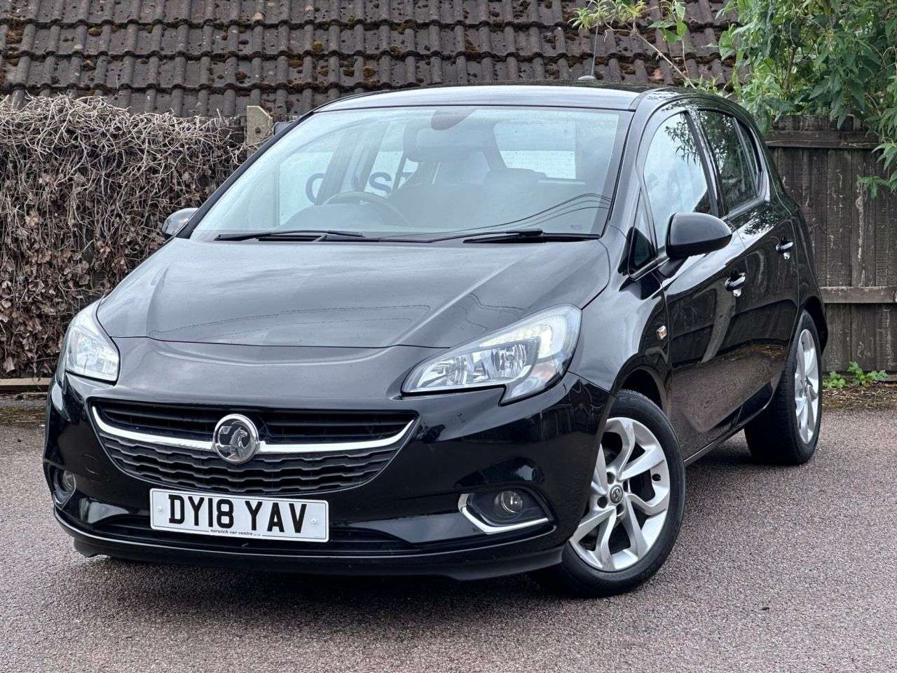 A 2018 VAUXHALL CORSA 1.4i ecoTEC SRi Hatchback 5dr Petrol Manual Euro 6 (90 ps) A 2018 VAUXHALL CORSA 1.4i ecoTEC SRi Hatchback 5dr Petrol Manual Euro 6 (90 ps)