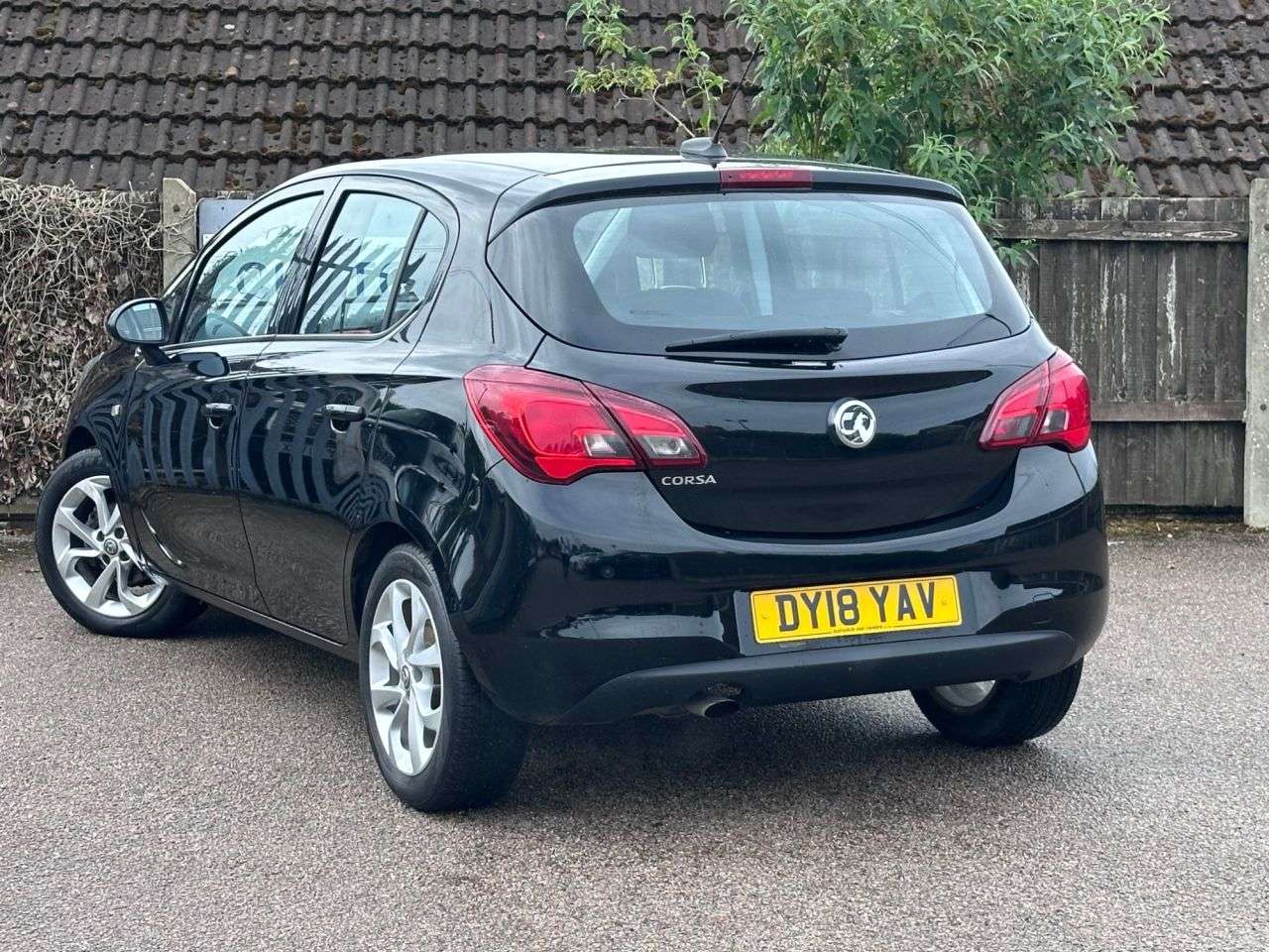 A 2018 VAUXHALL CORSA 1.4i ecoTEC SRi Hatchback 5dr Petrol Manual Euro 6 (90 ps) A 2018 VAUXHALL CORSA 1.4i ecoTEC SRi Hatchback 5dr Petrol Manual Euro 6 (90 ps)