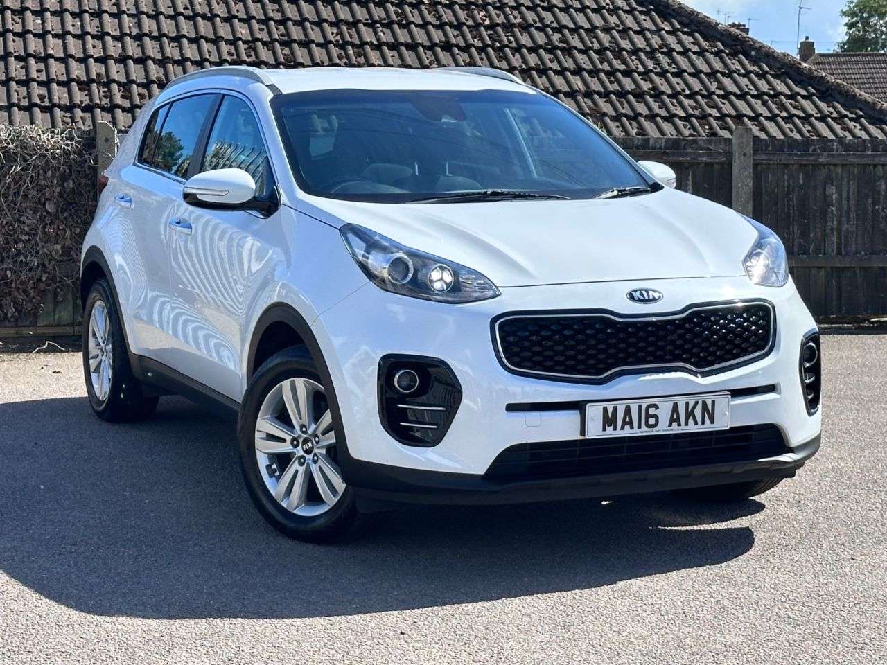 A 2016 KIA SPORTAGE 1.7 CRDi 2 SUV 5dr Diesel Manual Euro 6 (s/s) (114 bhp) A 2016 KIA SPORTAGE 1.7 CRDi 2 SUV 5dr Diesel Manual Euro 6 (s/s) (114 bhp)