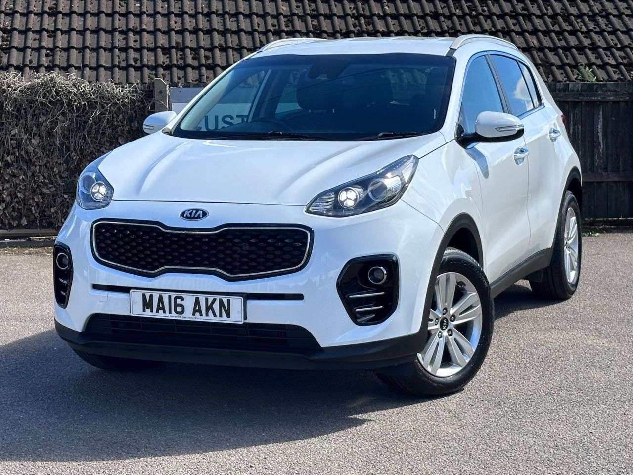 A 2016 KIA SPORTAGE 1.7 CRDi 2 SUV 5dr Diesel Manual Euro 6 (s/s) (114 bhp) A 2016 KIA SPORTAGE 1.7 CRDi 2 SUV 5dr Diesel Manual Euro 6 (s/s) (114 bhp)