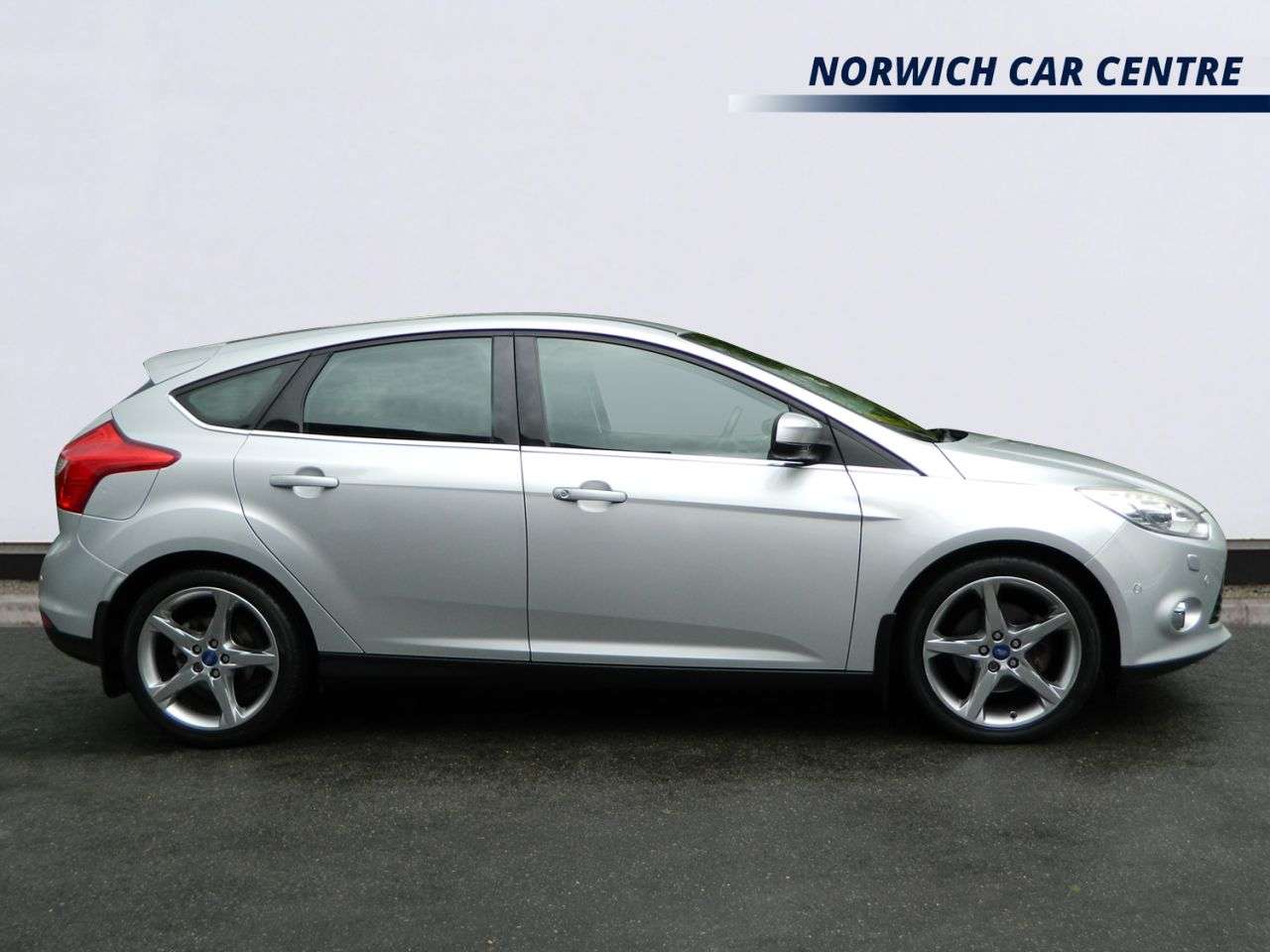 A 2011 FORD FOCUS 1.6T EcoBoost Titanium X Hatchback 5dr Petrol Manual Euro 5 (s/s) (150 ps) A 2011 FORD FOCUS 1.6T EcoBoost Titanium X Hatchback 5dr Petrol Manual Euro 5 (s/s) (150 ps)