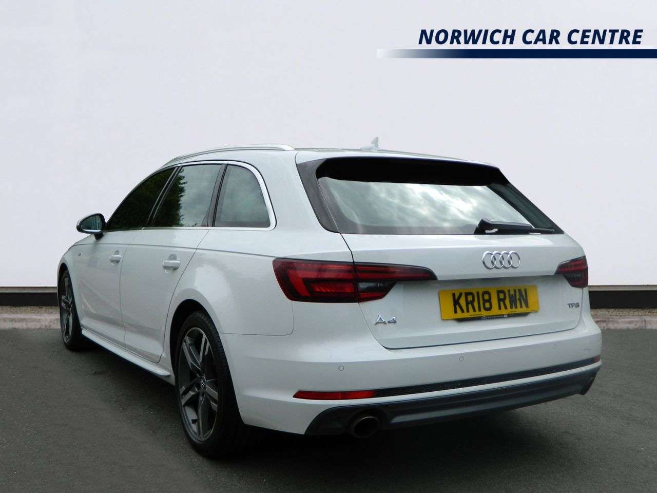 A 2018 AUDI A4 AVANT 2.0 TFSI S line Estate 5dr Petrol S Tronic Euro 6 (s/s) (190 ps) HEATED SPO A 2018 AUDI A4 AVANT 2.0 TFSI S line Estate 5dr Petrol S Tronic Euro 6 (s/s) (190 ps) HEATED SPO