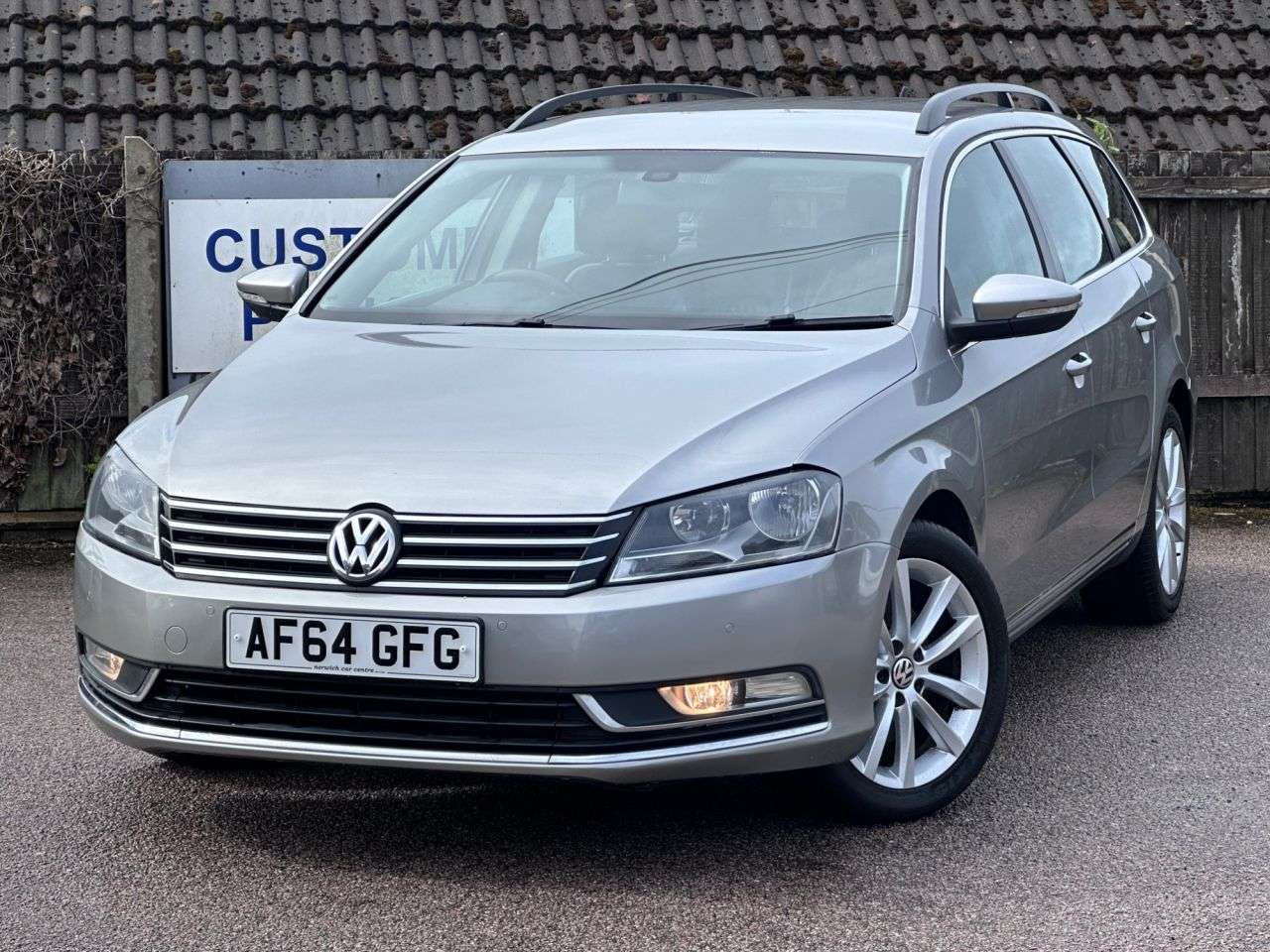 A 2014 VOLKSWAGEN PASSAT 2.0 TDI BlueMotion Tech Executive Estate 5dr Diesel Manual Euro 5 (s/s) (14 A 2014 VOLKSWAGEN PASSAT 2.0 TDI BlueMotion Tech Executive Estate 5dr Diesel Manual Euro 5 (s/s) (14