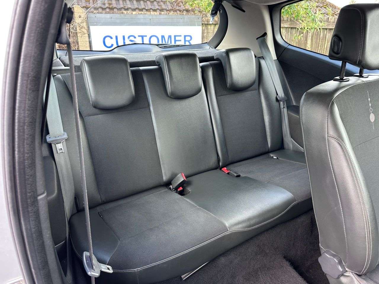 A 2011 RENAULT CLIO 1.2 Dynamique TomTom Hatchback 3dr Petrol Manual Euro 5 (75 ps) A 2011 RENAULT CLIO 1.2 Dynamique TomTom Hatchback 3dr Petrol Manual Euro 5 (75 ps)