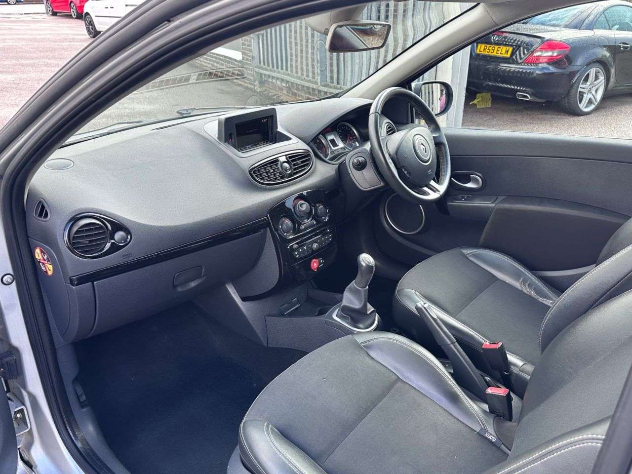 2011 RENAULT CLIO 2011 RENAULT CLIO