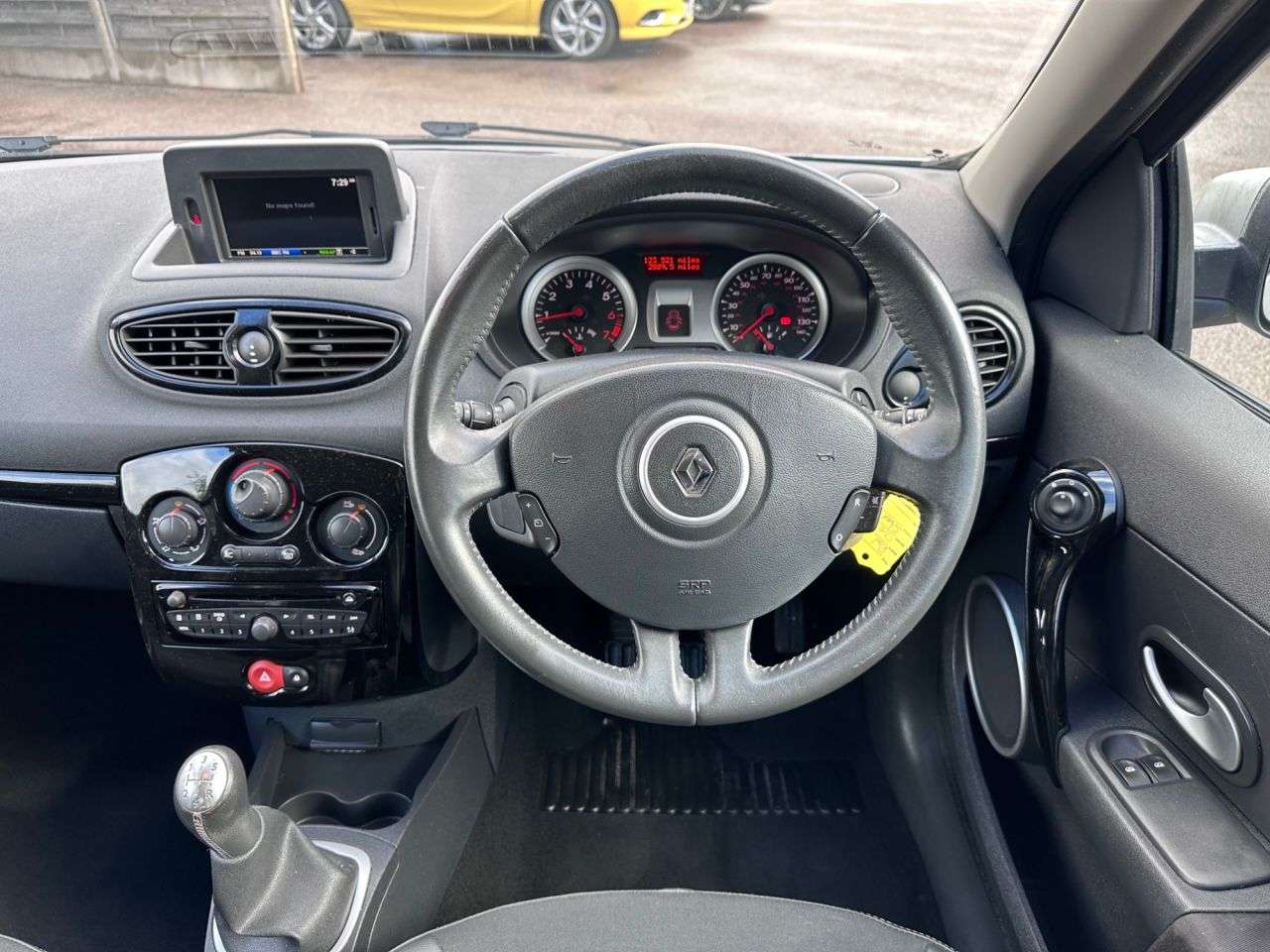 2011 RENAULT CLIO 2011 RENAULT CLIO