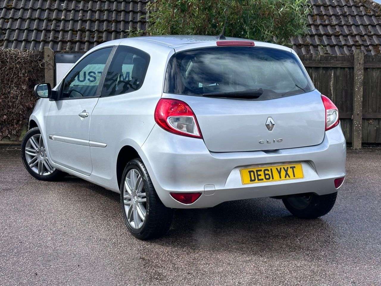 2011 RENAULT CLIO 2011 RENAULT CLIO