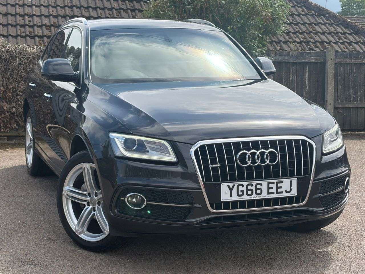 A 2016 AUDI Q5 2.0 TDI S line Plus SUV 5dr Diesel Manual quattro Euro 6 (s/s) (190 ps) A 2016 AUDI Q5 2.0 TDI S line Plus SUV 5dr Diesel Manual quattro Euro 6 (s/s) (190 ps)