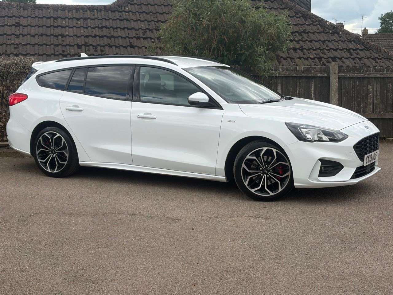 A 2019 FORD FOCUS 1.5T EcoBoost ST-Line X Estate 5dr Petrol Manual Euro 6 (s/s) (182 ps) A 2019 FORD FOCUS 1.5T EcoBoost ST-Line X Estate 5dr Petrol Manual Euro 6 (s/s) (182 ps)