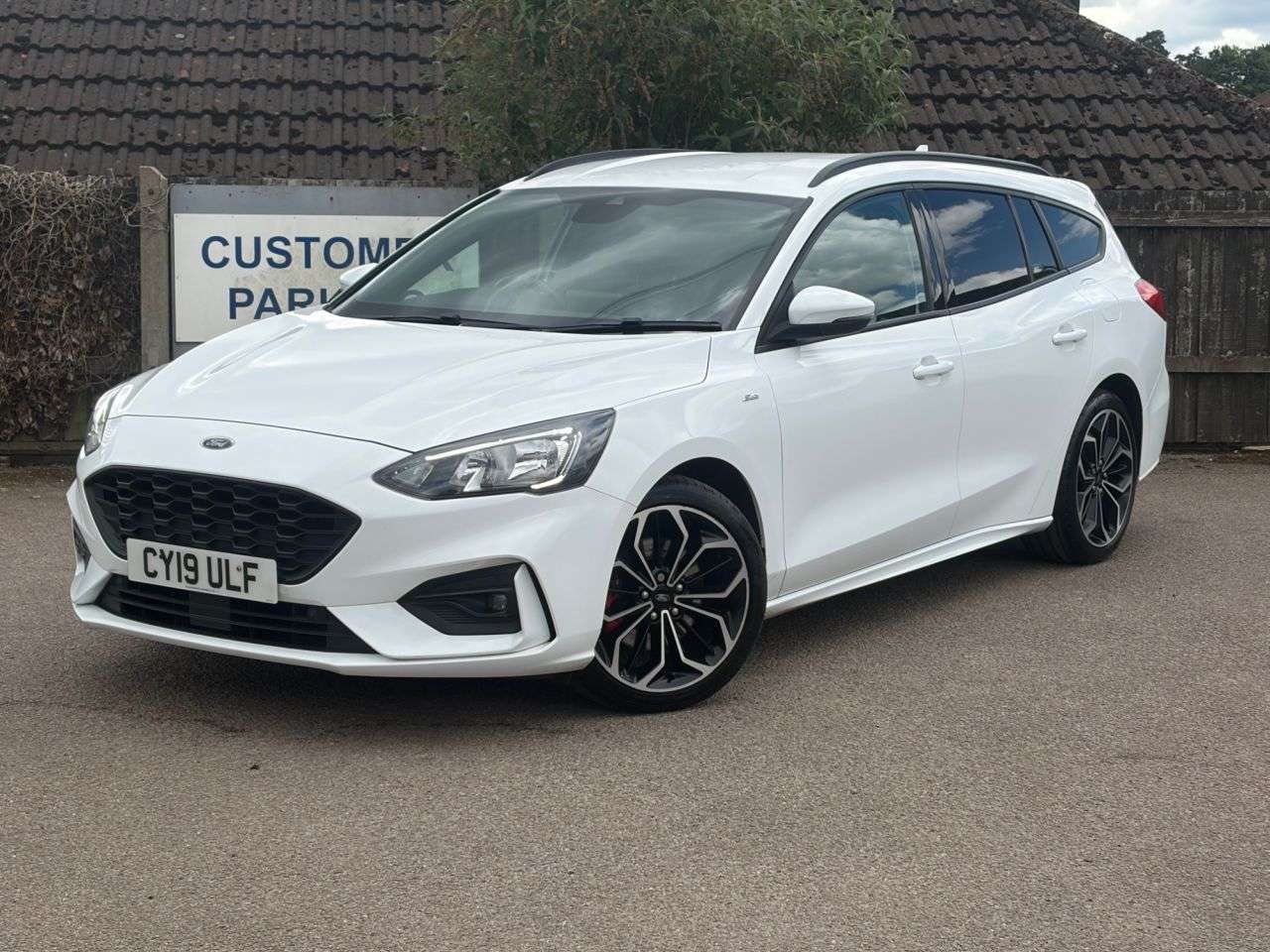 A 2019 FORD FOCUS 1.5T EcoBoost ST-Line X Estate 5dr Petrol Manual Euro 6 (s/s) (182 ps) A 2019 FORD FOCUS 1.5T EcoBoost ST-Line X Estate 5dr Petrol Manual Euro 6 (s/s) (182 ps)