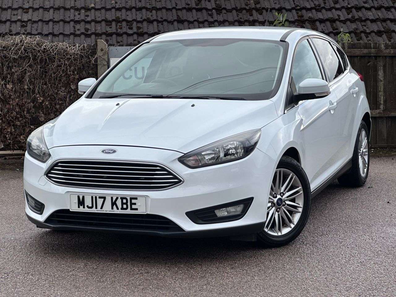 A 2017 FORD FOCUS 1.5 TDCi Zetec Edition Hatchback 5dr Diesel Powershift Euro 6 (s/s) (120 ps A 2017 FORD FOCUS 1.5 TDCi Zetec Edition Hatchback 5dr Diesel Powershift Euro 6 (s/s) (120 ps