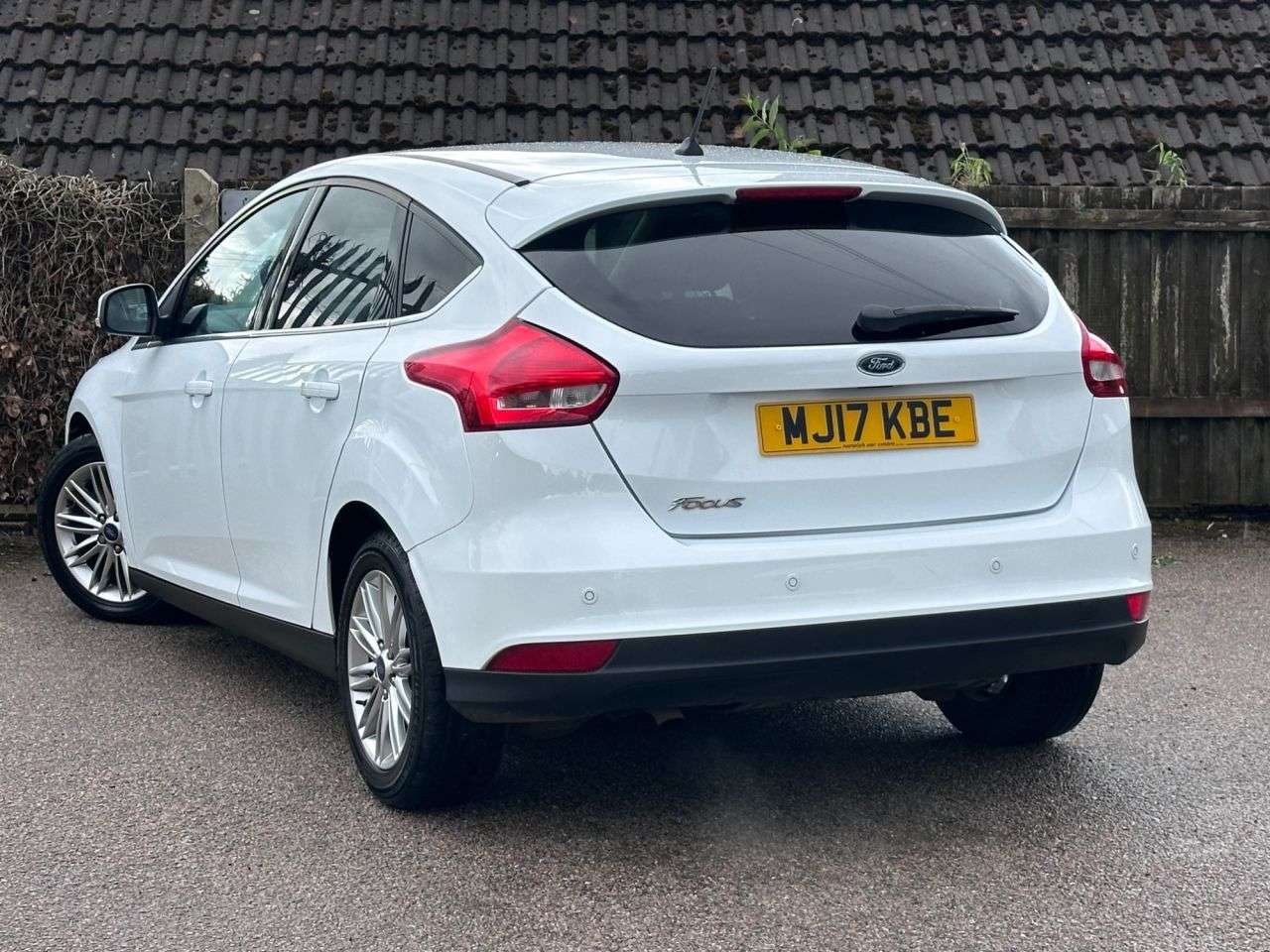 A 2017 FORD FOCUS 1.5 TDCi Zetec Edition Hatchback 5dr Diesel Powershift Euro 6 (s/s) (120 ps A 2017 FORD FOCUS 1.5 TDCi Zetec Edition Hatchback 5dr Diesel Powershift Euro 6 (s/s) (120 ps