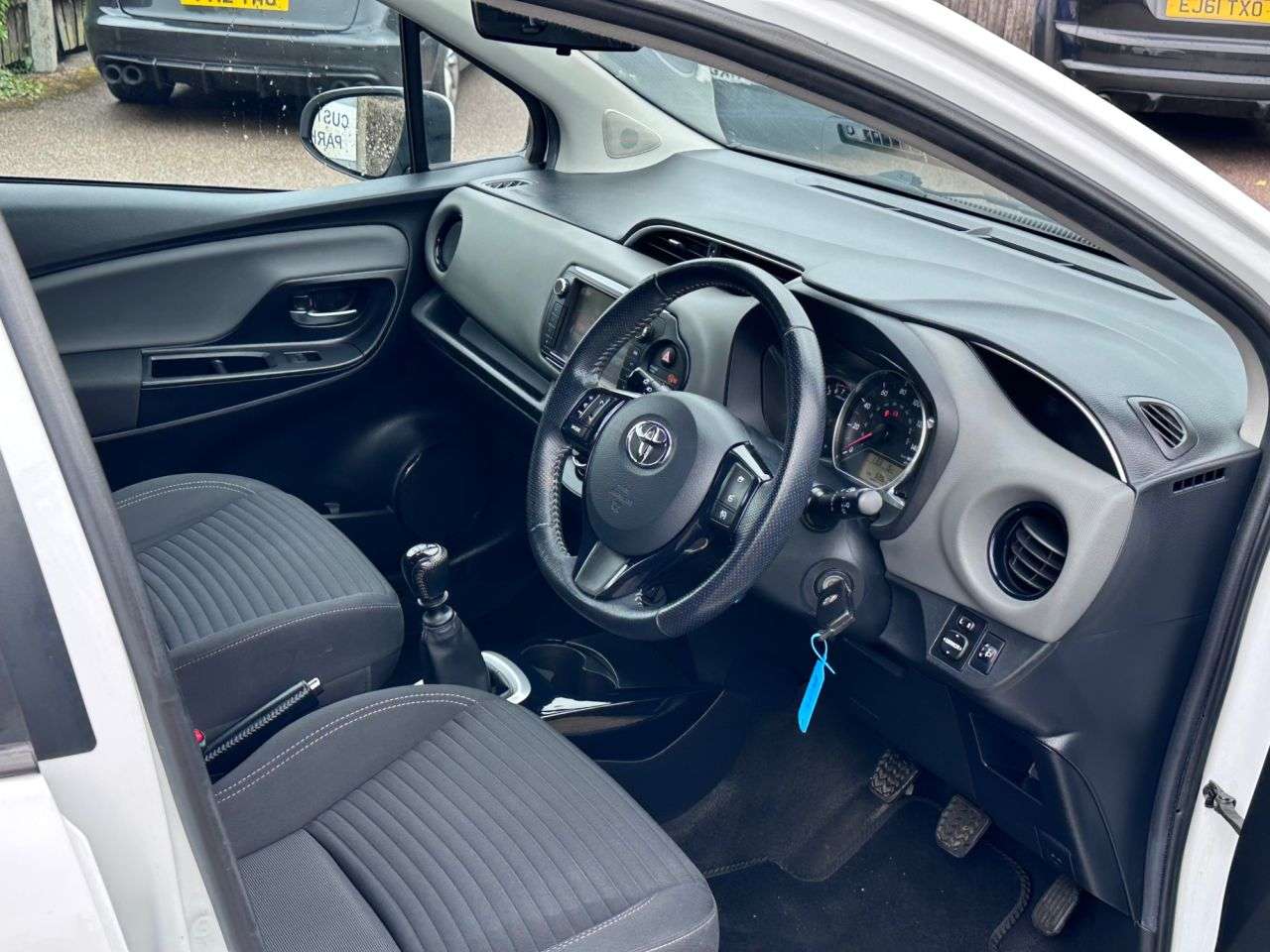 2017 TOYOTA YARIS 2017 TOYOTA YARIS
