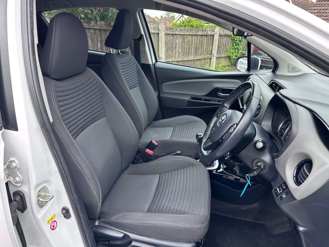 A 2017 TOYOTA YARIS 1.33 Dual VVT-i Design Hatchback 5dr Petrol Manual Euro 6 (99 ps) A 2017 TOYOTA YARIS 1.33 Dual VVT-i Design Hatchback 5dr Petrol Manual Euro 6 (99 ps)