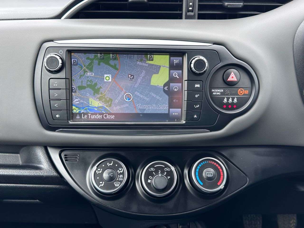2017 TOYOTA YARIS 2017 TOYOTA YARIS