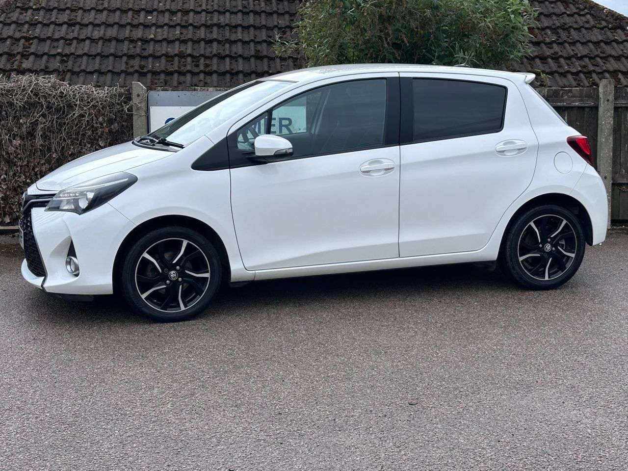2017 TOYOTA YARIS 2017 TOYOTA YARIS