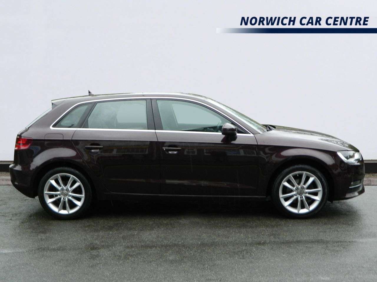 A 2015 AUDI A3 1.4 TFSI CoD Sport Sportback 5dr Petrol S Tronic Euro 6 (s/s) (150 ps) SPOR A 2015 AUDI A3 1.4 TFSI CoD Sport Sportback 5dr Petrol S Tronic Euro 6 (s/s) (150 ps) SPOR